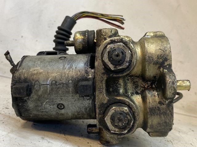 BMW 5 E34 ABS Kocka 5. kép