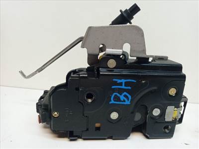 AUDI A4 B6 Bal hátsó Központizár Motor