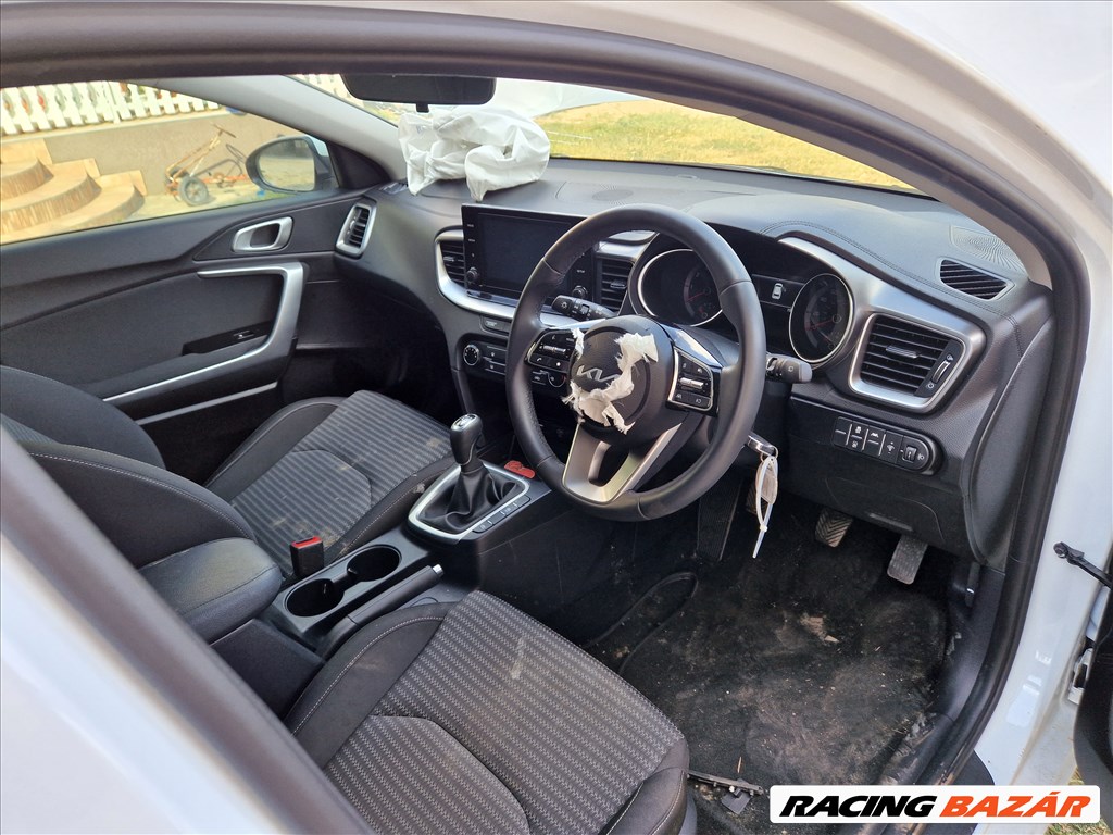 Kia Ceed III (CD) 1.5 T-GDI G4LH bontott alkatrész, bontás, bontott jármű 7. kép