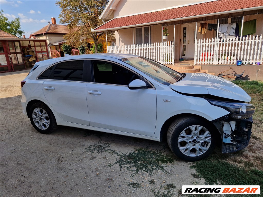 Kia Ceed III (CD) 1.5 T-GDI G4LH bontott alkatrész, bontás, bontott jármű 2. kép
