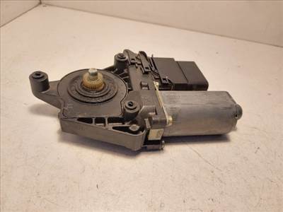 VW PASSAT (3B3) Jobb első Ablakemelő Motor