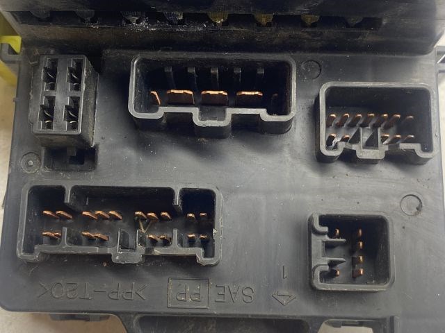 SUZUKI WAGON R PLUS (MM) Biztosítéktábla Doboz 4. kép