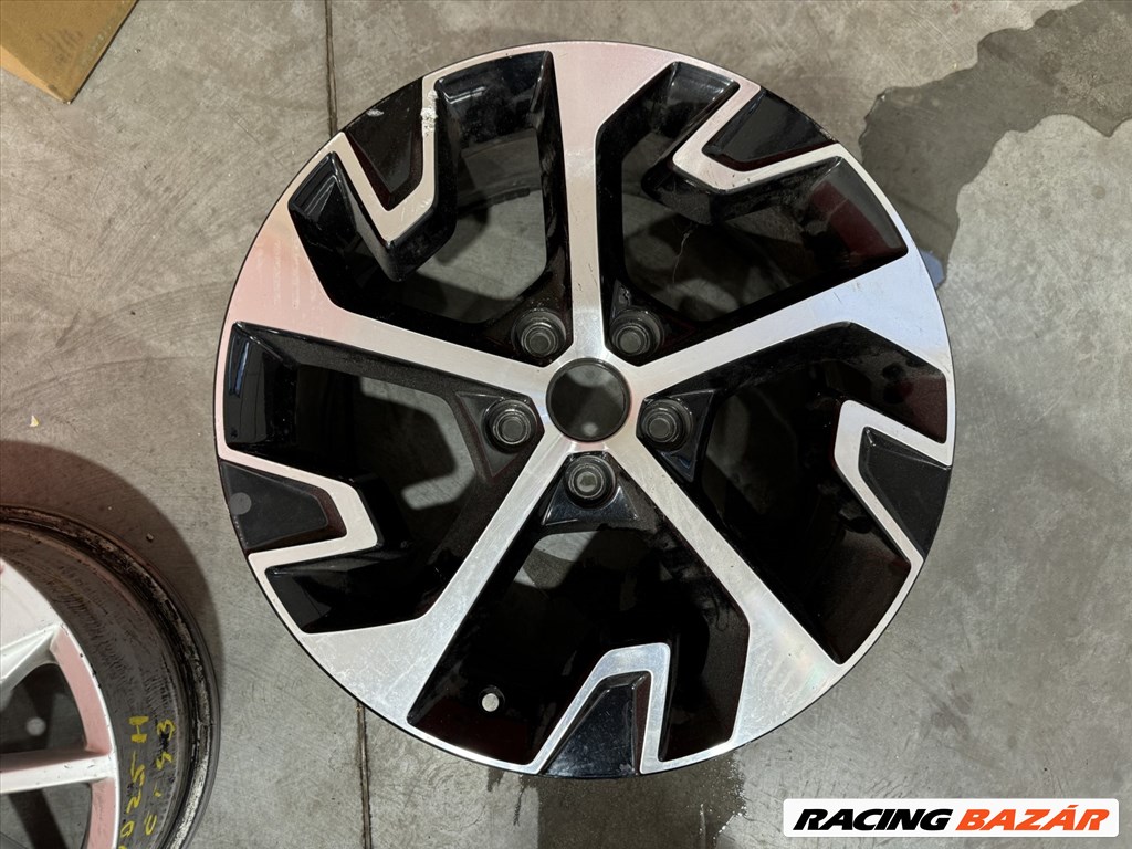 R18 Original KIA 7.5J ET51 - 52910-R2220 1db alufelni , felni  1. kép