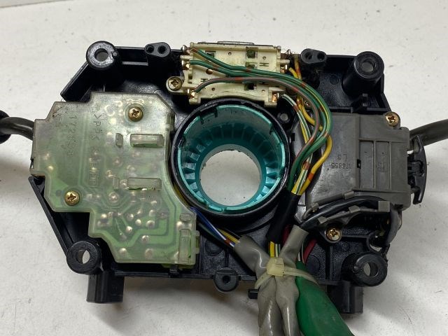 SUZUKI SWIFT II Ferdehátú (EA, MA) Komplett Kormánykapcsoló (Bajuszkapcsoló) 3. kép