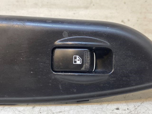 HYUNDAI GETZ Jobb első Ablakemelő Kapcsoló 2. kép