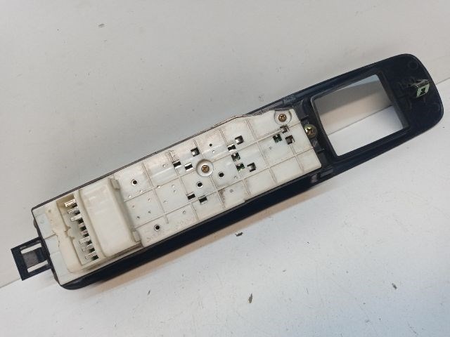 TOYOTA HILUX Ablakemelő Kapcsoló Négyes / Kettes 2. kép