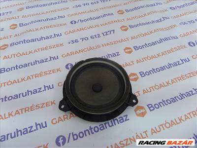 Toyota Yaris Eladó bontott gyári bal hátsó hangszóró jól működő állapotban.