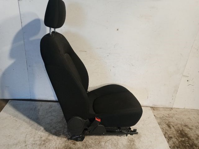 FIAT PUNTO EVO Bal első Ülés 4. kép