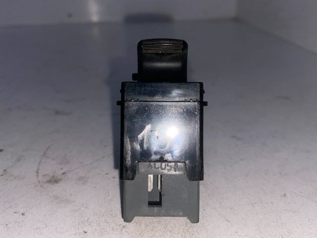 CHEVROLET NUBIRA lépcsőshátú Jobb első Ablakemelő Kapcsoló 3. kép