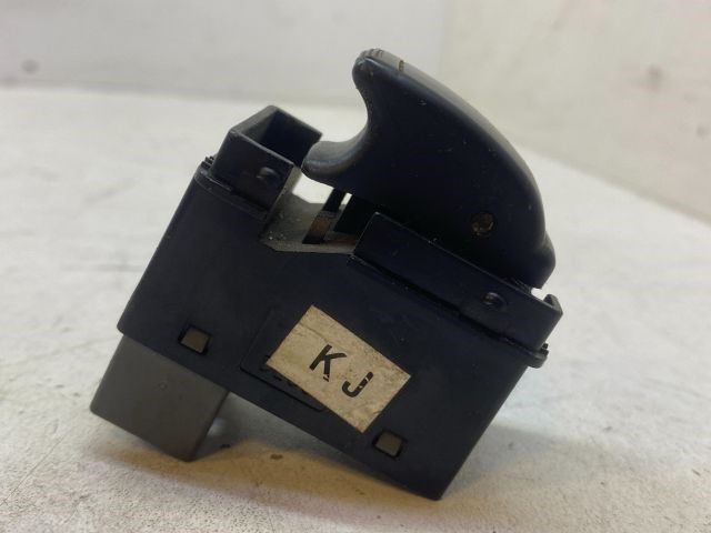 CHEVROLET NUBIRA lépcsőshátú Jobb első Ablakemelő Kapcsoló 4. kép