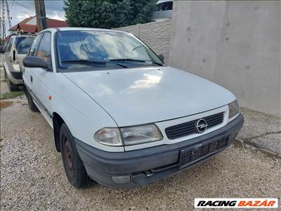 Opel Astra F első lökhárító 