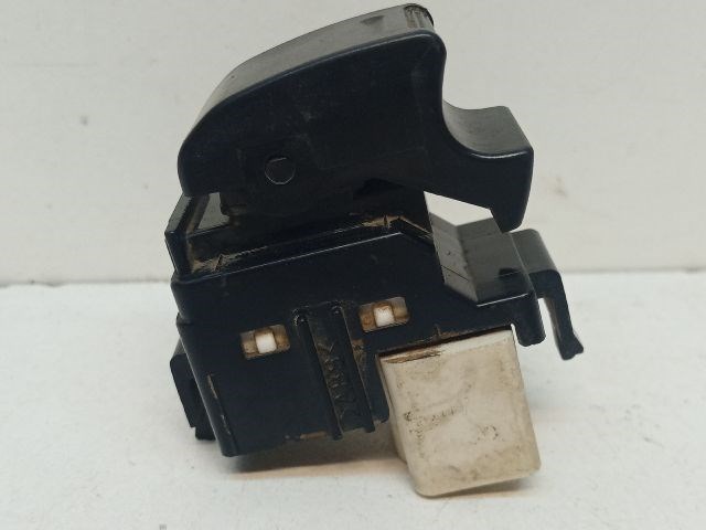 TOYOTA HILUX Jobb hátsó Ablakemelő Kapcsoló 3. kép