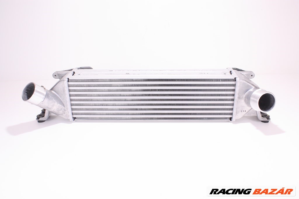 HK13141 ÚJ INTERCOOLER/ INTERHŰTŐ/ HŐMÉRSÉKLET SZENZORRAL ÉS HŰTŐCSŐVEL - Hyundai H1 10-21 - 281904A700 2. kép
