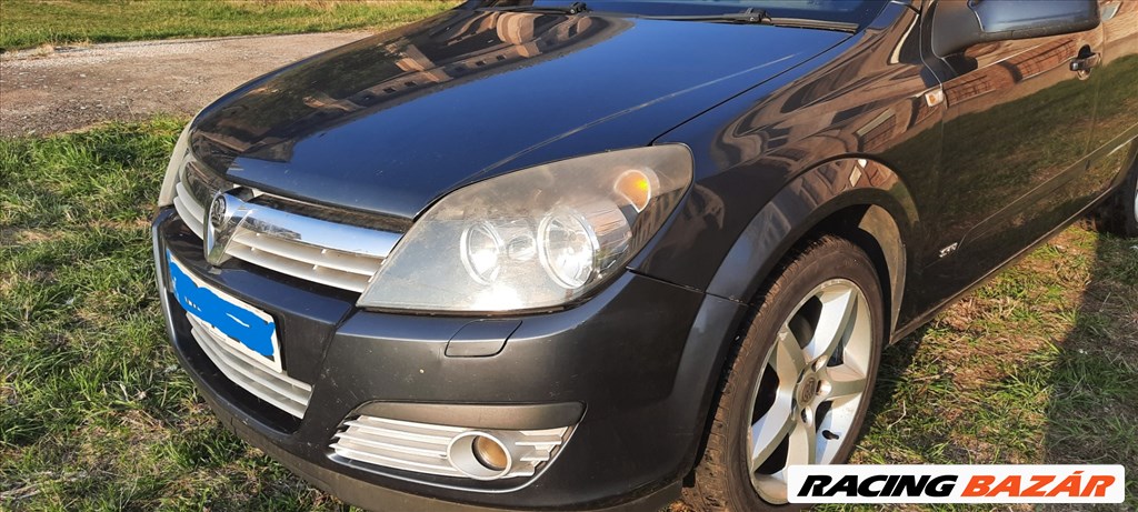 Opel Astra H Astra H komplett első lökhárító ködlámpás  1. kép