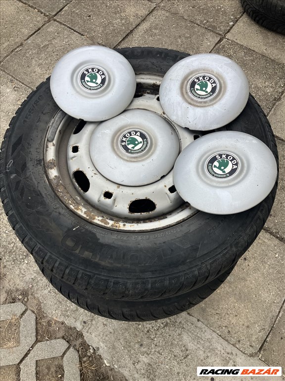  5x100 lyuk 13" gyári felni 155/80 kopott téli gumi gumi  1. kép