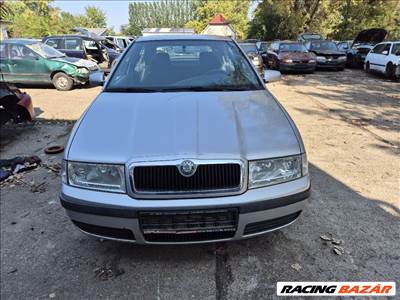 Skoda Octavia I 1.4 ELSŐ lökhárító 