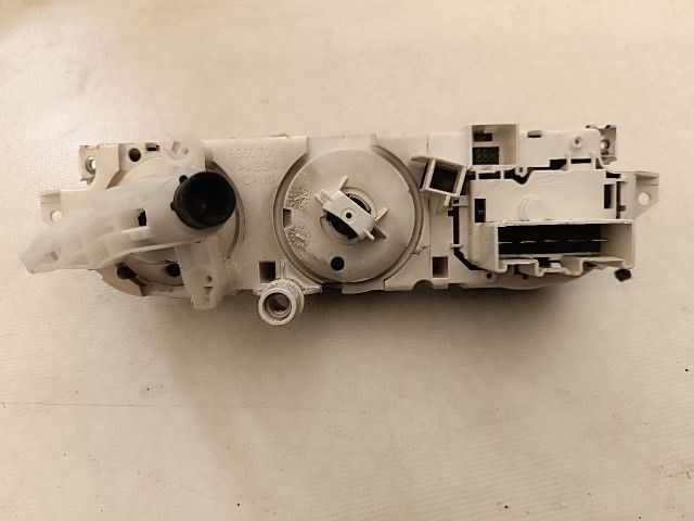 FORD FOCUS II Kombi (DA_) Fűtéskapcsoló (manuális klímás) 2. kép