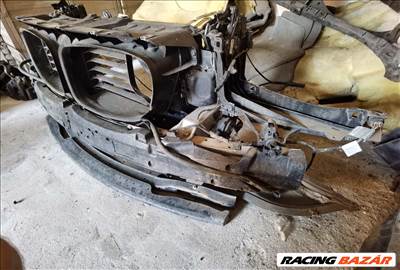 BMW 7-es sorozat F01 Homlokfal üresen