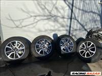  5x114.3 lyukosztású Toyota Rav4 17" gyári  alufelni, rajta 225/65 használt Bridgestone téli gumi 