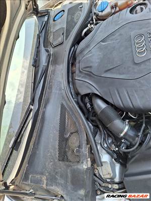 Audi A6 (C7 - 4G) Levélrács