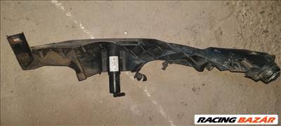 BMW E90 91 LCI  lámpatartó lámpamosó konzol jobb 4449335 13037710