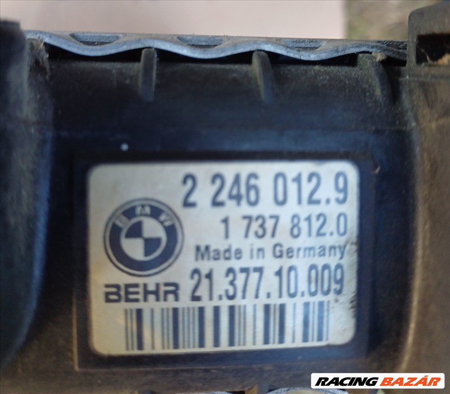 BMW 5-ös sorozat E39 benzines vízhűtő  2246012 2246007 2. kép