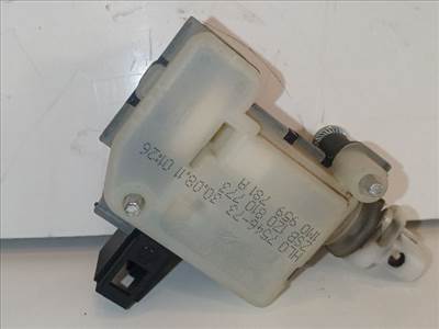 SKODA OCTAVIA II Központizár Motor Tankajtó