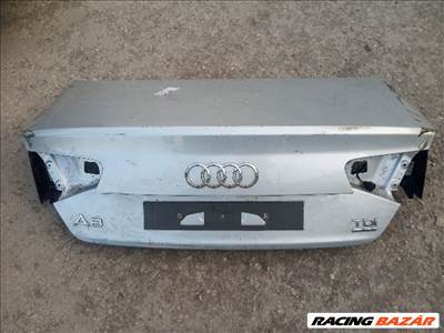 Audi A8 2010- csomagtérajtó, üresen