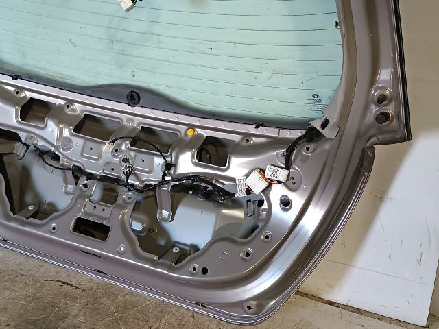 KIA CEED Ferdehátú (ED) Csomagtérajtó (Üres lemez) 5. kép