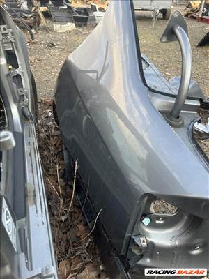 Volkswagen Passat B6 bal hátsó negyed 