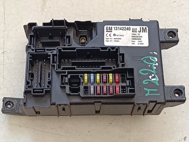 OPEL CORSA D Biztosítéktábla Utastér 1. kép