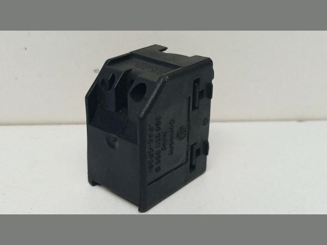 VW PASSAT B5 Bal hátsó Ablakemelő Kapcsoló 2. kép