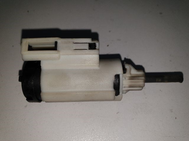AUDI A4 (8E2, B6) Kuplung Pedál Kapcsoló 2. kép