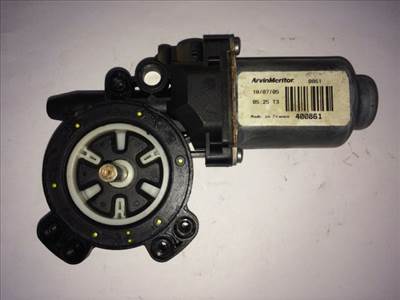 RENAULT CLIO III Jobb első Ablakemelő Motor