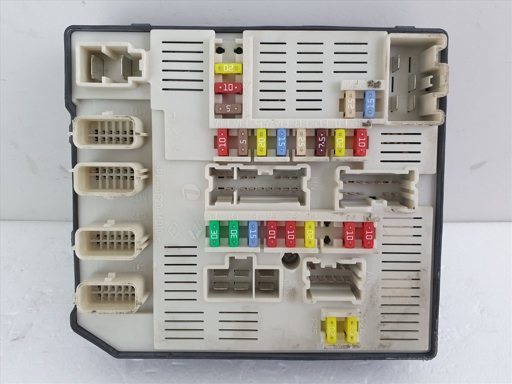 503012 Renault Megane 3, 2009, Biztosíték Tábla, 284B60008R-D, USM, Külső. 1. kép