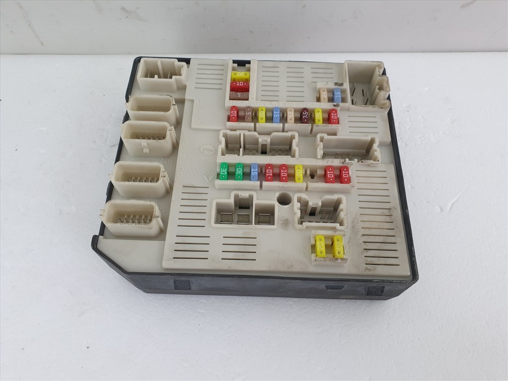 503012 Renault Megane 3, 2009, Biztosíték Tábla, 284B60008R-D, USM, Külső. 5. kép