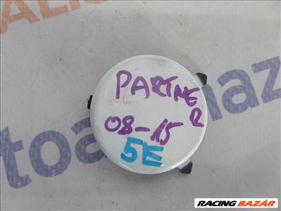 Peugeot Partner Eladó gyári, bontott első vonószem takaró 