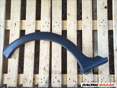 Dacia Sandero I jobb hátsó sárvédő szélesítő kis sérülés 8200531504