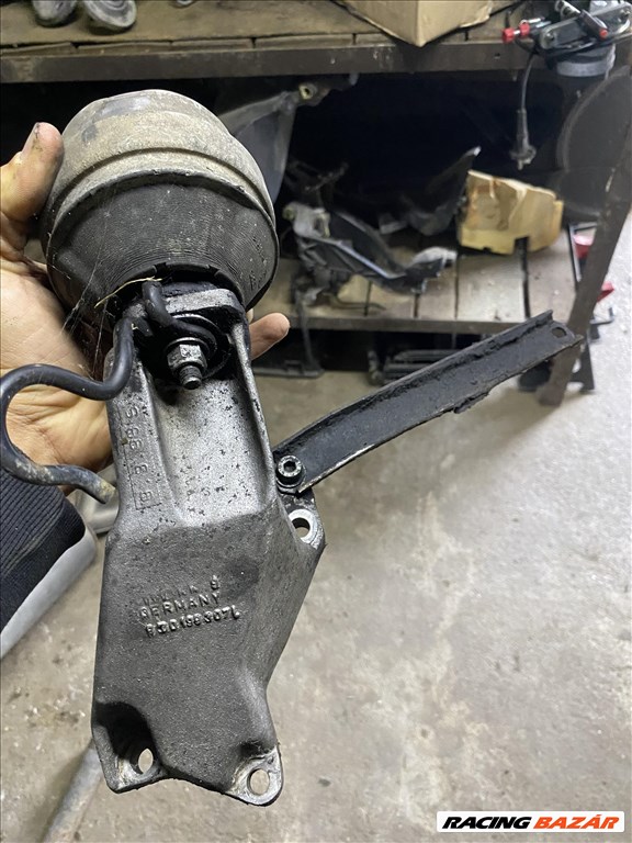 Volkswagen Passat B5 1.9 TDI Motortartó bak 8d0199307l 1. kép