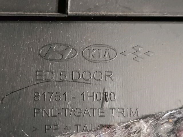 KIA CEED Ferdehátú (ED) Csomagtérajtó Kárpit 3. kép