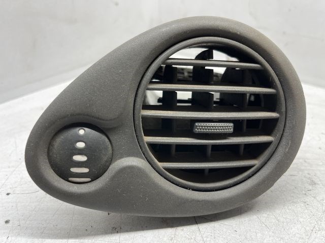 RENAULT CLIO III (BR0/1, CR0/1) Jobb Szellőző 1. kép