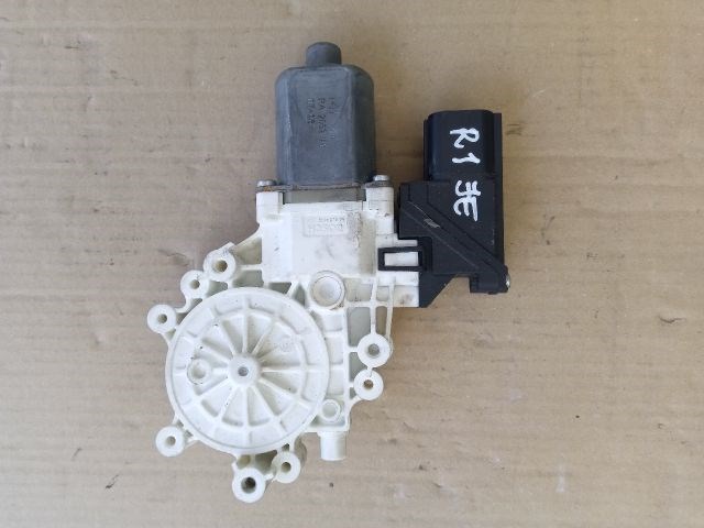 MITSUBISHI COLT VI (Z3_A, Z2_A) Jobb első Ablakemelő Kapcsoló 2. kép