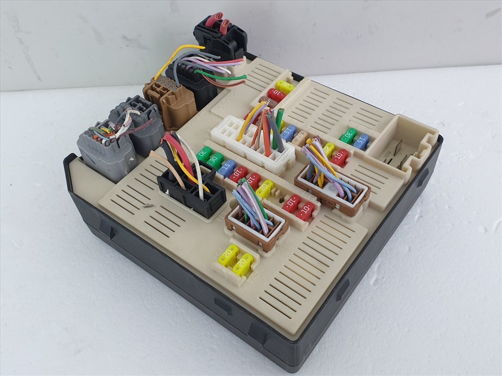 503011 Renault Megane 3, 2011, Biztosíték Tábla, USM, 284B68372R, Külső 2. kép