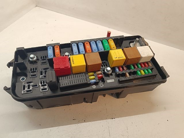 OPEL SIGNUM Biztosítéktábla Motortér 4. kép