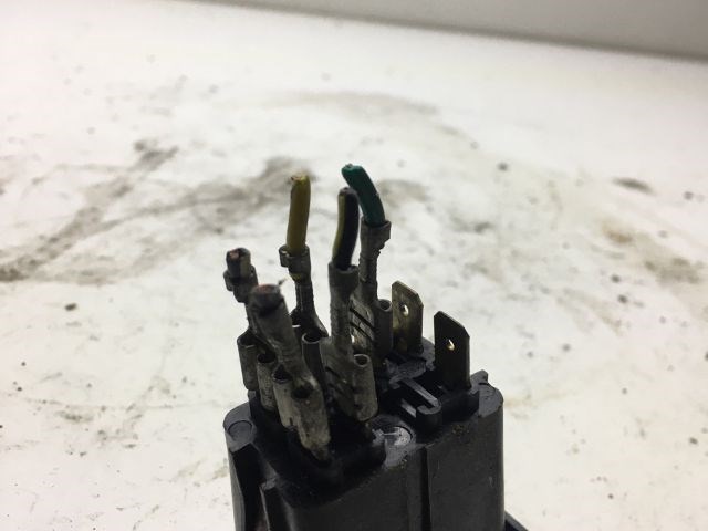 TRABANT 1.1 Vészvillogó Kapcsoló 3. kép