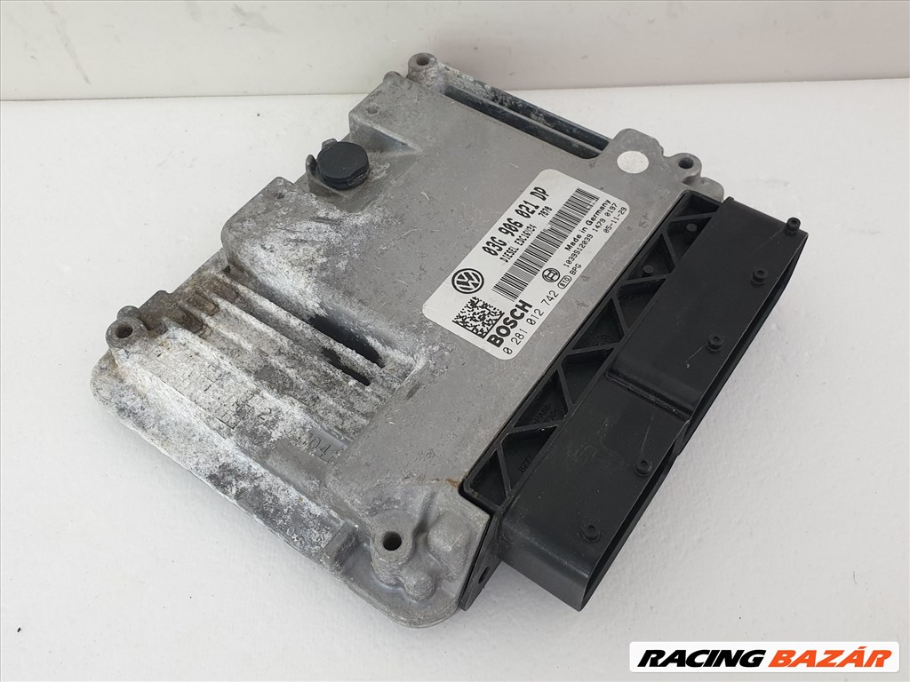502982 VW Passat B6, 2005, Motorvezérlő, Ecu, 0281012742, 03G906021DP, Bosch. 2. kép