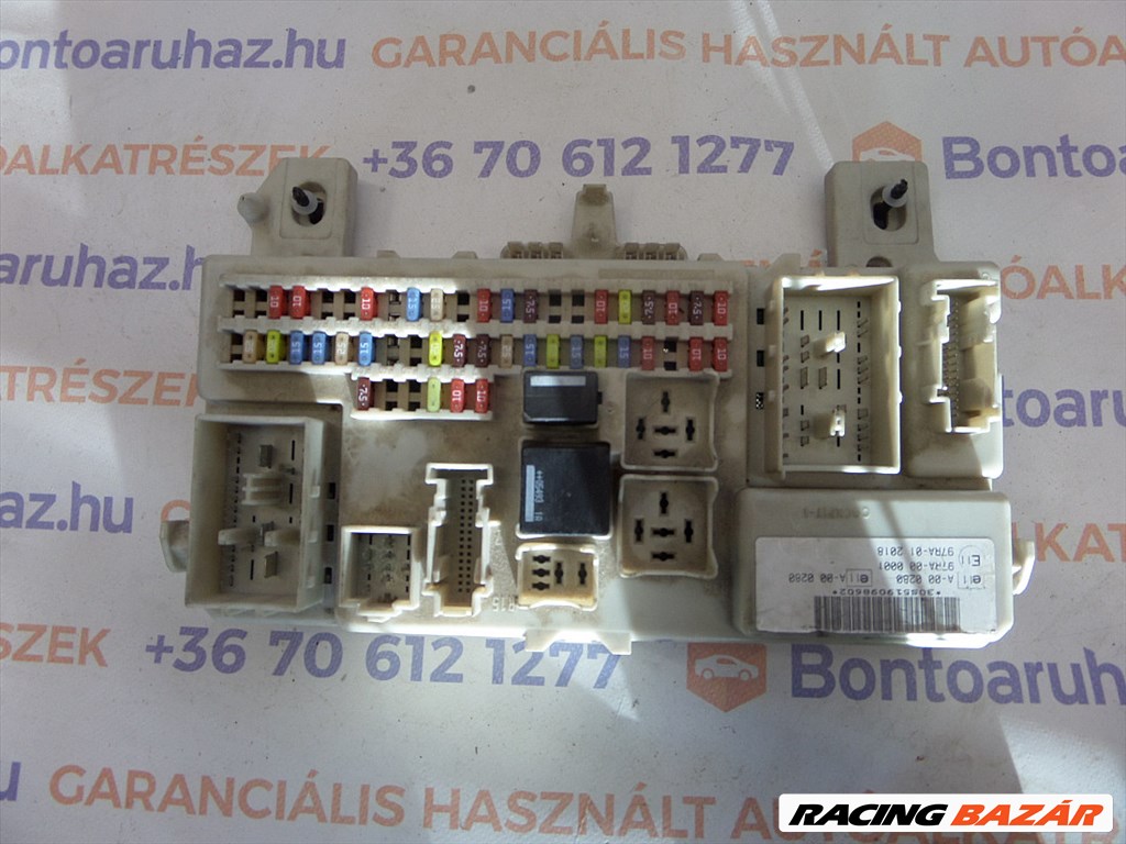 Ford Focus II MK2 2 Facelift Eladó 1,6 benzines Gem modul biztositék tábla 1. kép