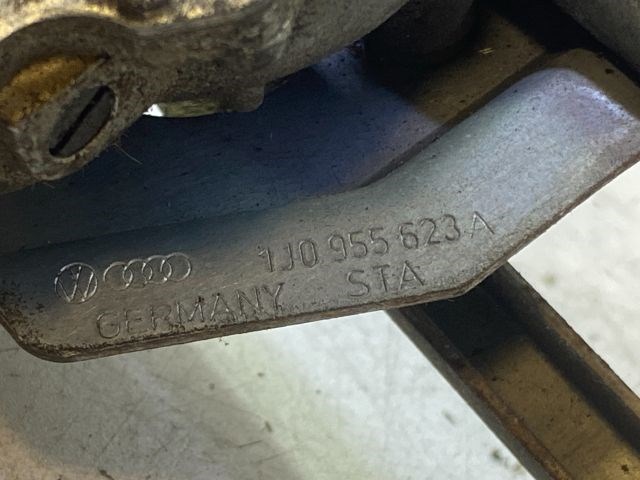 VW GOLF IV (1J1) Első Ablaktörlő Szerkezet Motorral 3. kép