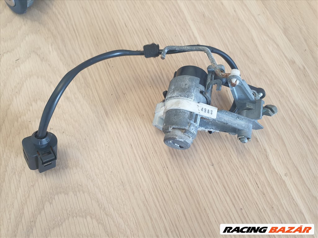 Volkswagen Golf IV zárbetét szett  3. kép