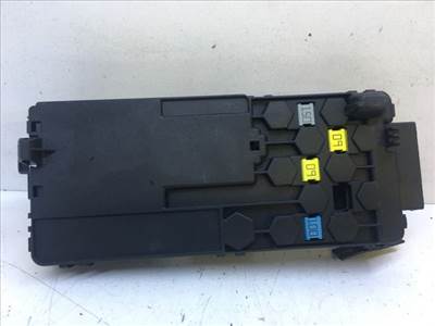 MERCEDES-BENZ M-CLASS (W164) Biztosítéktábla Doboz